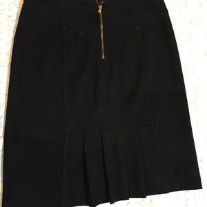 Marc By Mark Jacobs, black mini skirt, zipper in the back , 3 plead in the back